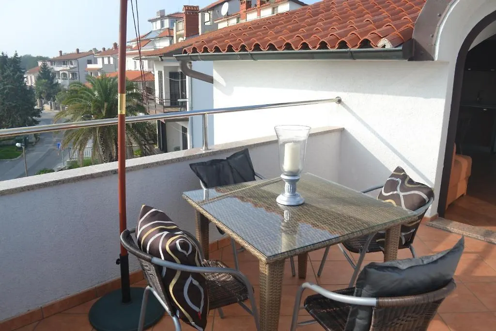 Apartments Villa Holiday 풀라